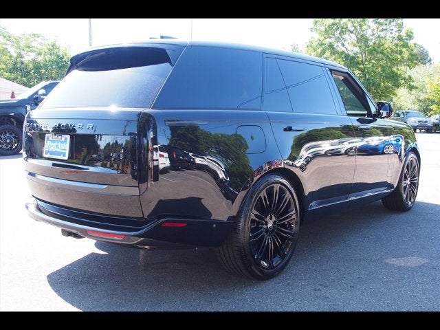 2025 Land Rover Range Rover SE