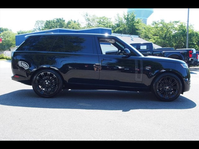 2025 Land Rover Range Rover SE