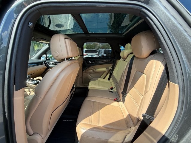 2022 Porsche Cayenne Base
