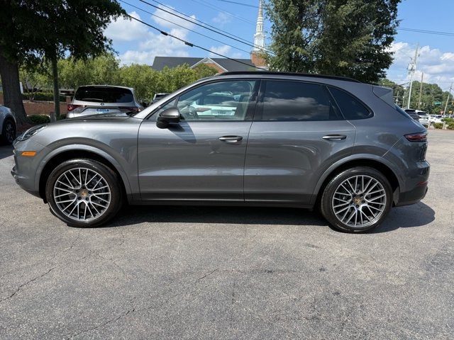 2022 Porsche Cayenne Base