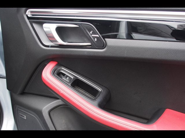 2018 Porsche Macan S