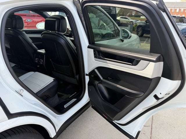 2024 Porsche Cayenne Coupe
