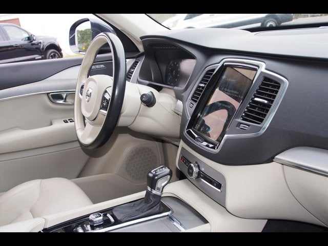 2021 Volvo XC90 Momentum