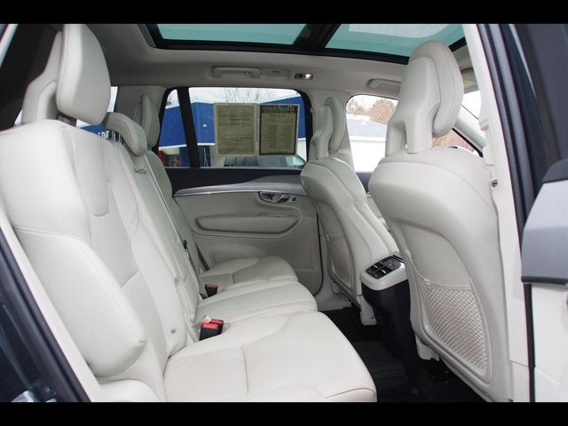 2021 Volvo XC90 Momentum