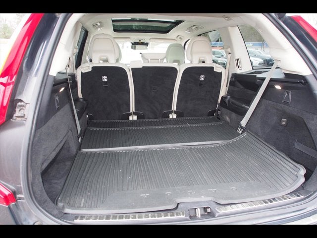 2021 Volvo XC90 Momentum