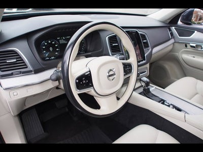 2021 Volvo XC90 Momentum