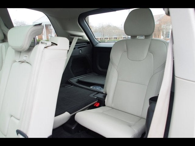 2021 Volvo XC90 Momentum