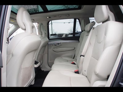 2021 Volvo XC90 Momentum
