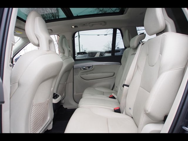 2021 Volvo XC90 Momentum