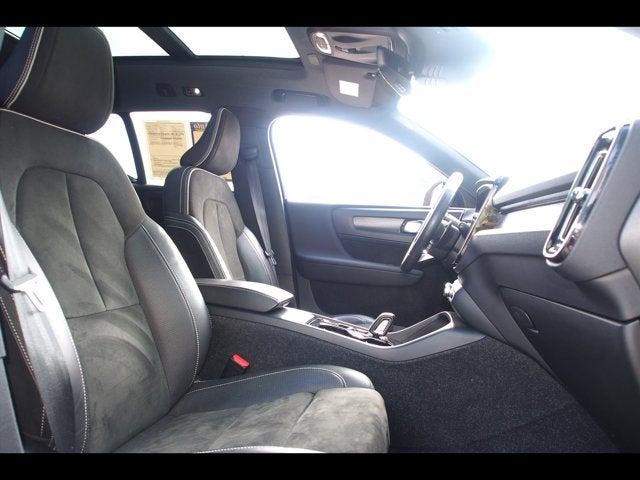 2019 Volvo XC40 R-Design