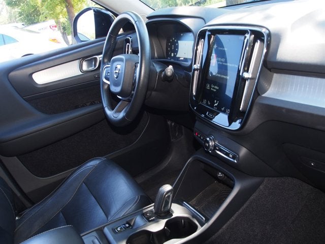 2019 Volvo XC40 T5 Momentum