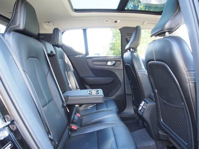 2019 Volvo XC40 T5 Momentum