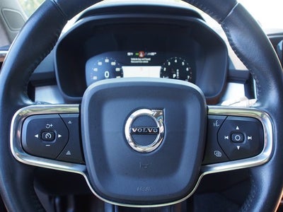 2019 Volvo XC40 T5 Momentum