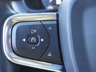 2019 Volvo XC40 T5 Momentum