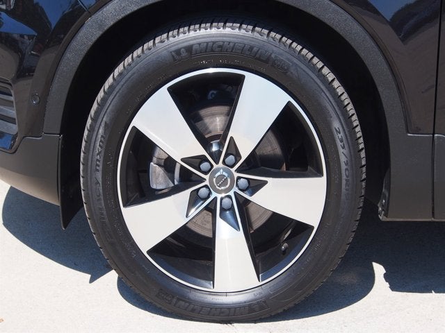 2019 Volvo XC40 T5 Momentum
