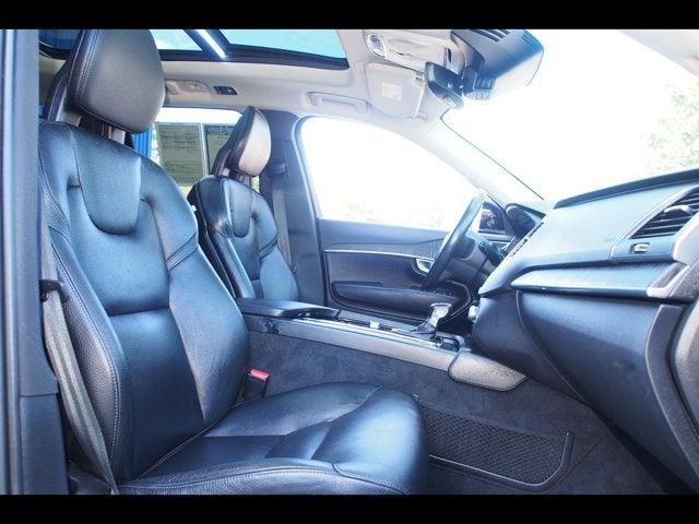 2020 Volvo XC90 Momentum