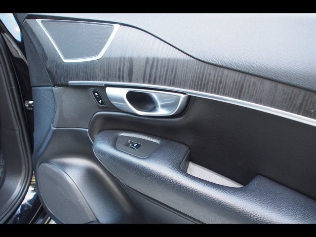 2020 Volvo XC90 Momentum
