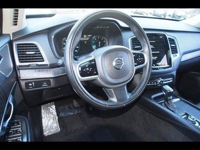 2020 Volvo XC90 Momentum