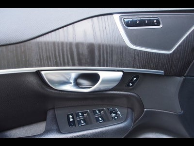 2020 Volvo XC90 Momentum