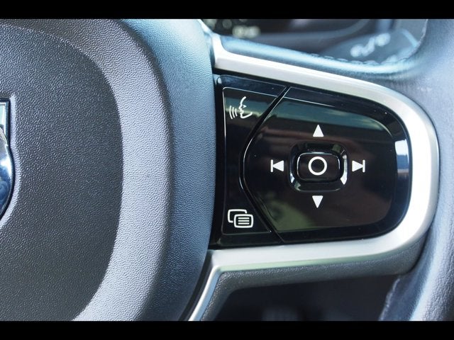 2020 Volvo XC90 Momentum