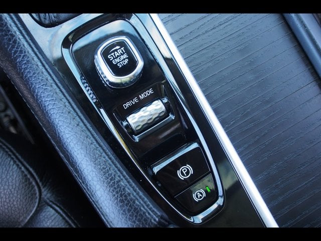 2020 Volvo XC90 Momentum
