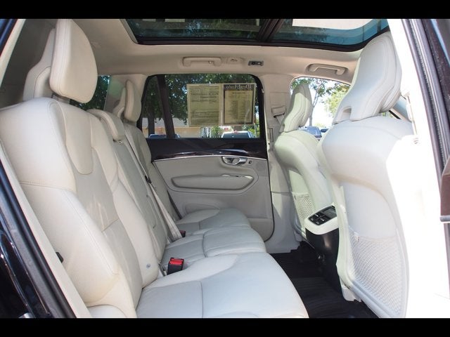 2019 Volvo XC90 Momentum