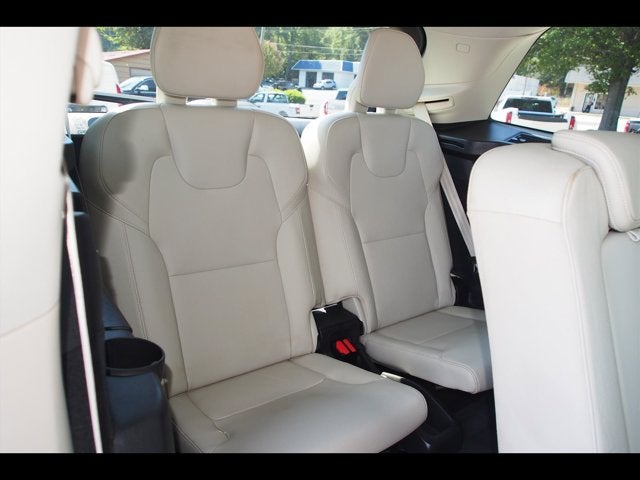 2019 Volvo XC90 Momentum