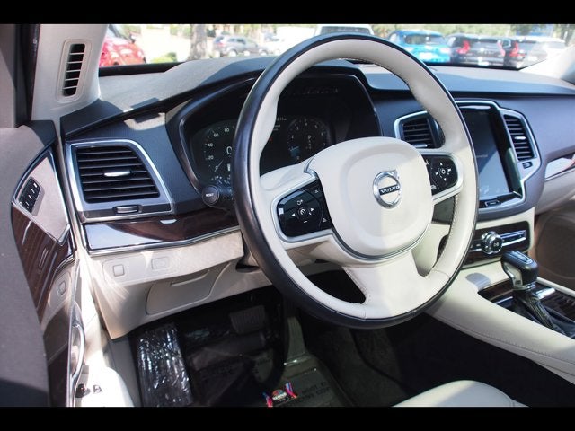 2019 Volvo XC90 Momentum
