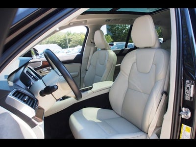 2019 Volvo XC90 Momentum