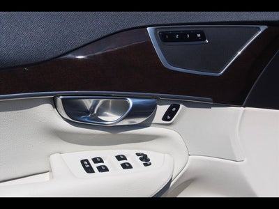 2019 Volvo XC90 Momentum