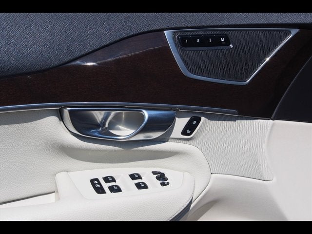 2019 Volvo XC90 Momentum