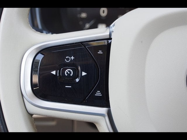 2019 Volvo XC90 Momentum