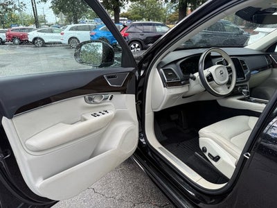 2019 Volvo XC90 Momentum