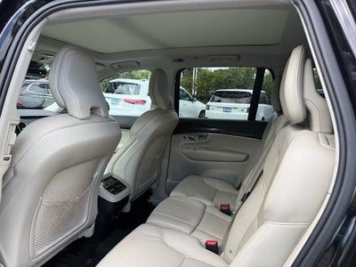 2019 Volvo XC90 Momentum