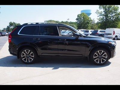 2019 Volvo XC90 Momentum