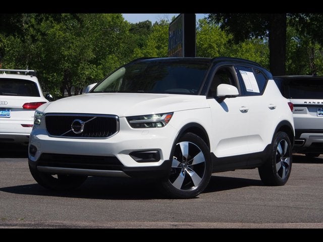 2020 Volvo XC40 Momentum
