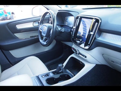 2020 Volvo XC40 Momentum