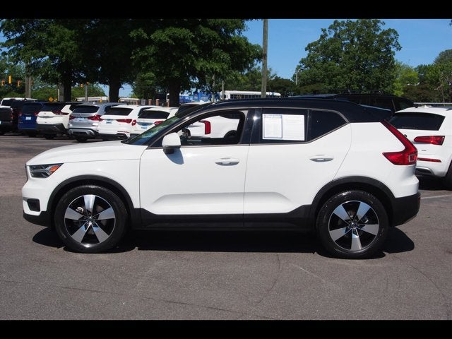 2020 Volvo XC40 Momentum