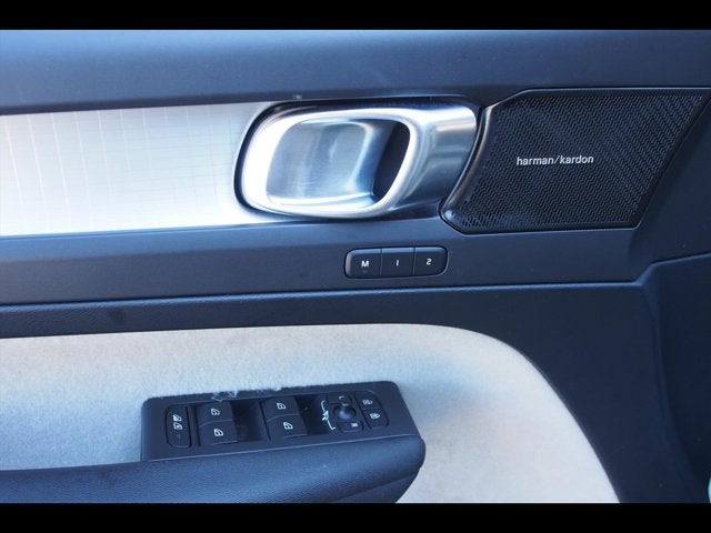2020 Volvo XC40 Momentum
