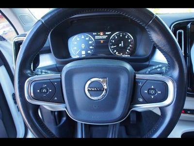2020 Volvo XC40 Momentum