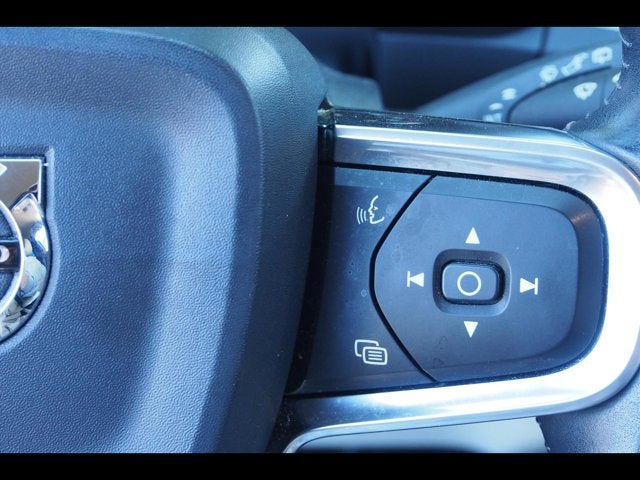 2020 Volvo XC40 Momentum