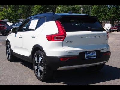 2020 Volvo XC40 Momentum