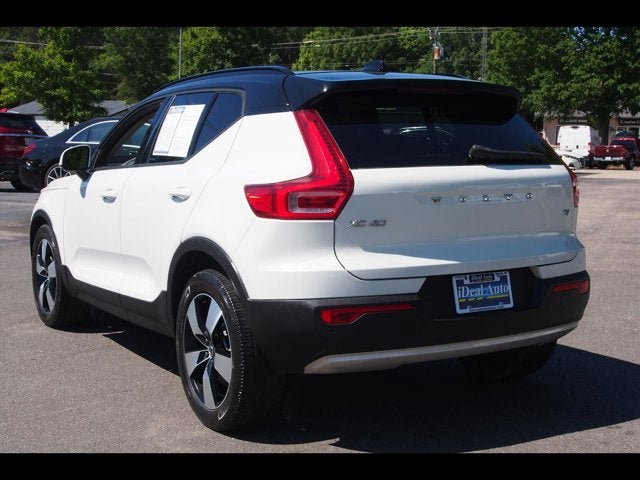 2020 Volvo XC40 Momentum