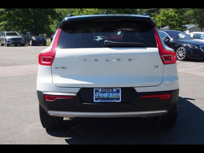 2020 Volvo XC40 Momentum