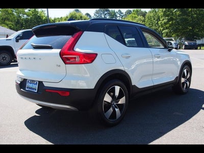 2020 Volvo XC40 Momentum