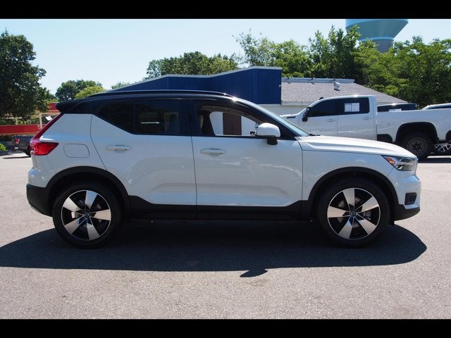2020 Volvo XC40 Momentum