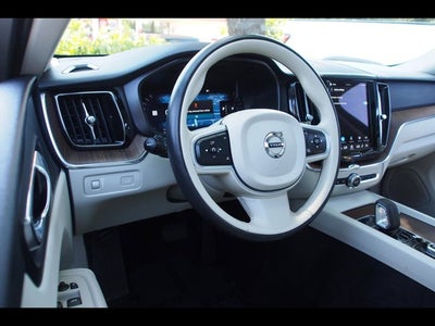 2022 Volvo XC60 Momentum