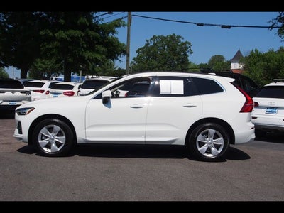 2022 Volvo XC60 Momentum