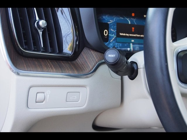 2022 Volvo XC60 Momentum