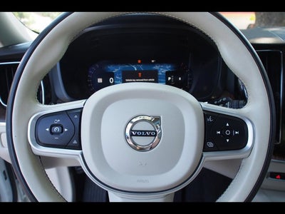 2022 Volvo XC60 Momentum